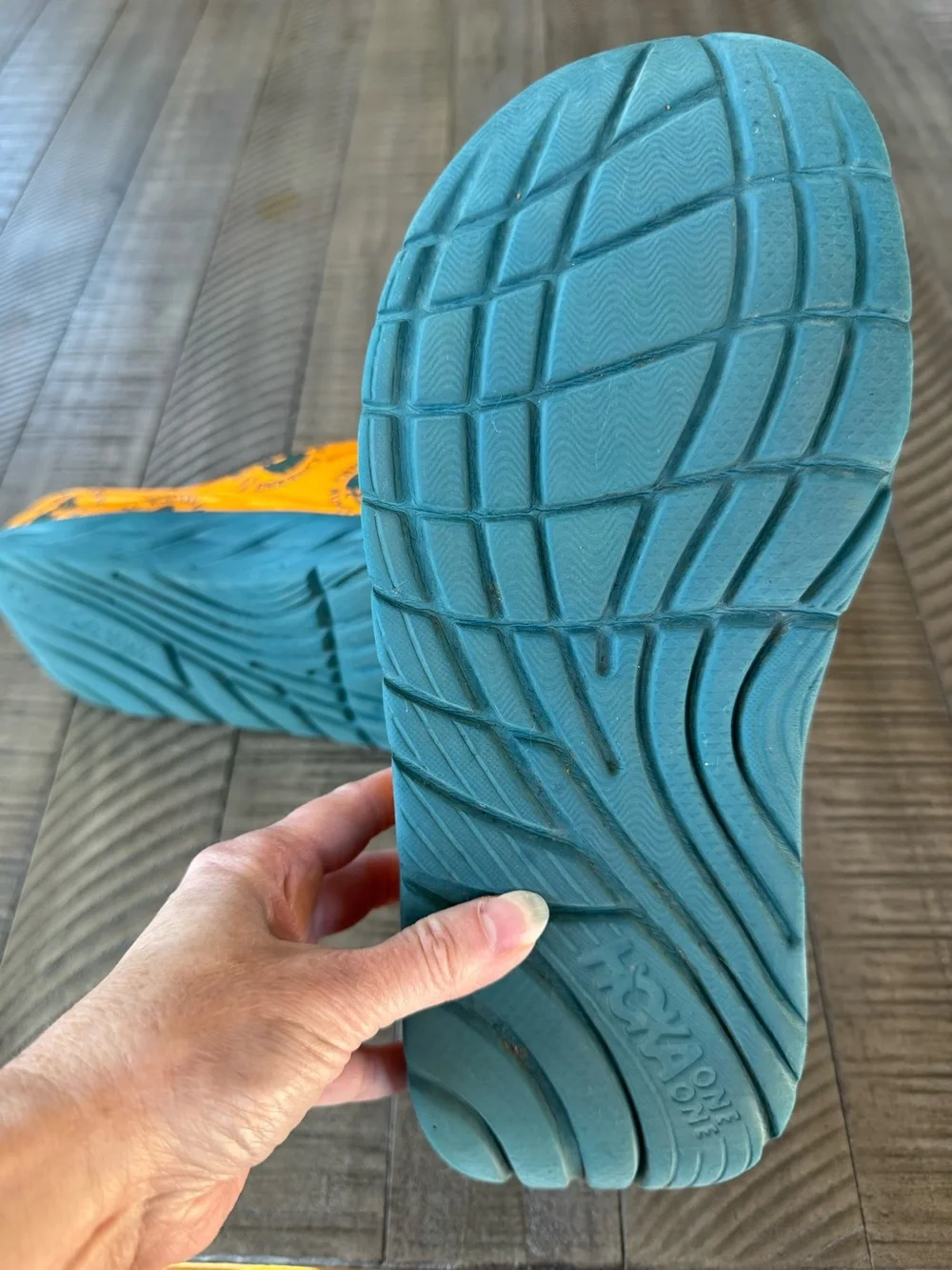 Hoka groove smooth
